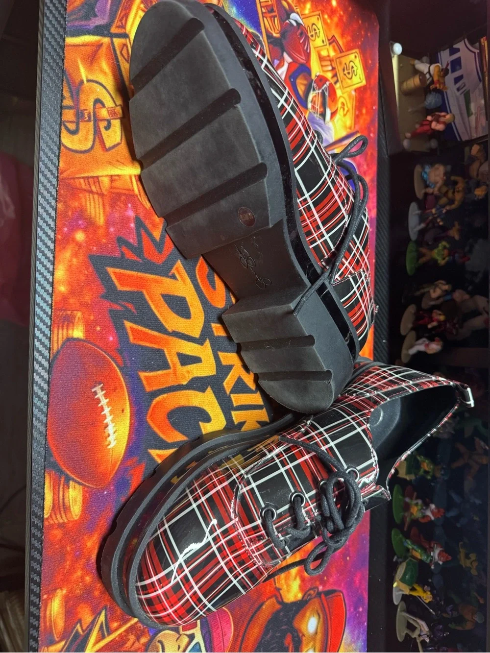 Plaid Lace-Up Women’s Shoes in Red and Black